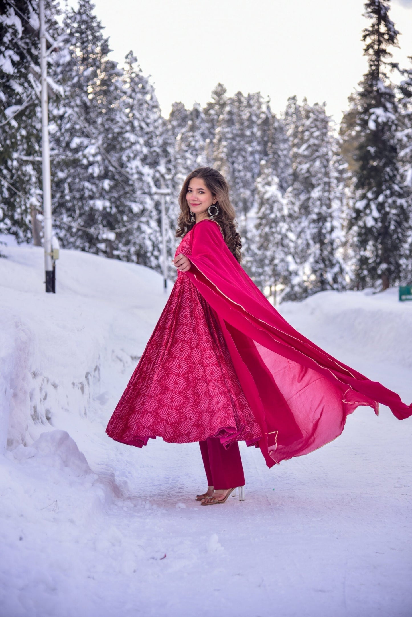 navya pink suit set