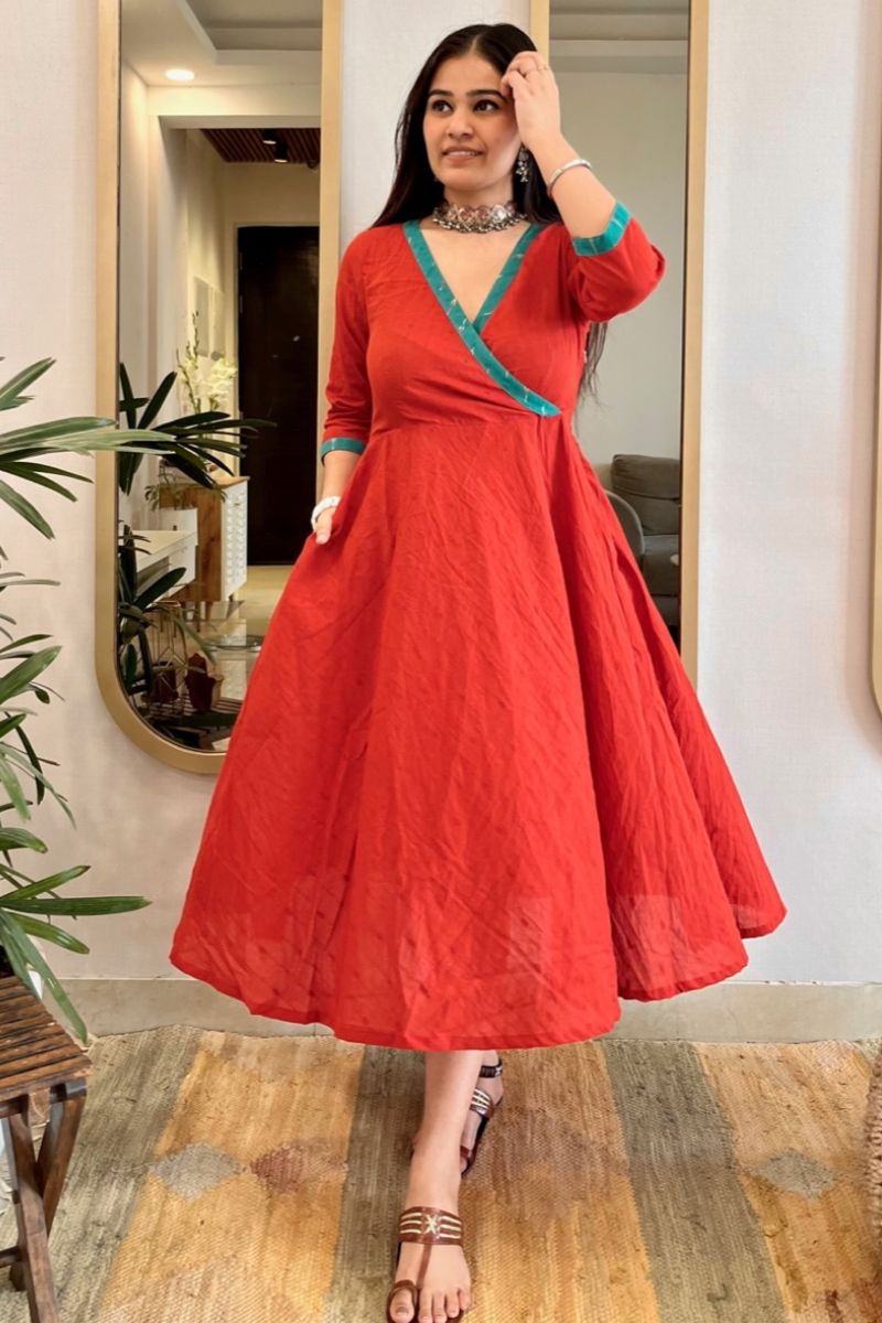 RUST EMBROIDERED VOLUMINOUS DRESS